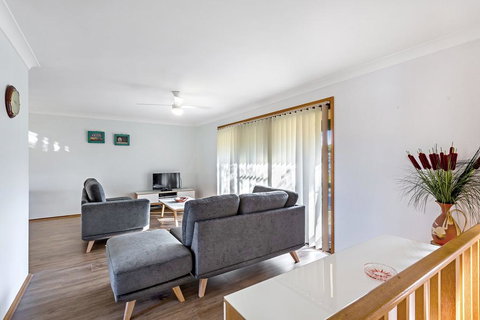 Catalina 12 Holiday House - Walk To Beaches - Sunshine Coast Tourism 3