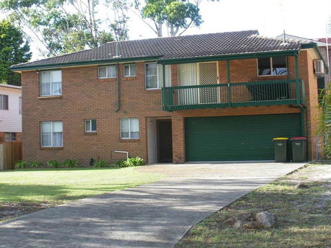 Catalina', 7 Catalina Close - Air Conditioned Large Home With Boat Parking - Sunshine Coast Tourism 0