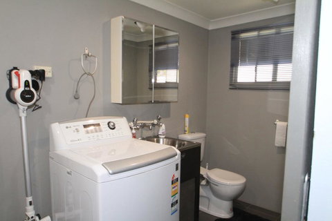 Cater Waterfront - Holiday Sunshine Coast 1