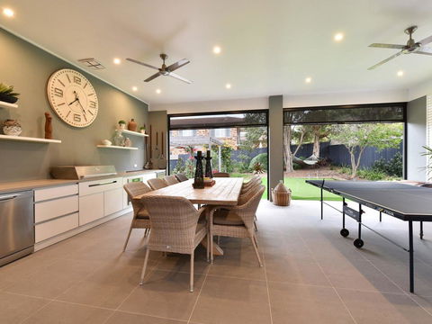 Caves Luxury Beachside Escape - Literally Across The Road From Surf Club - Sunshine Coast Tourism 2
