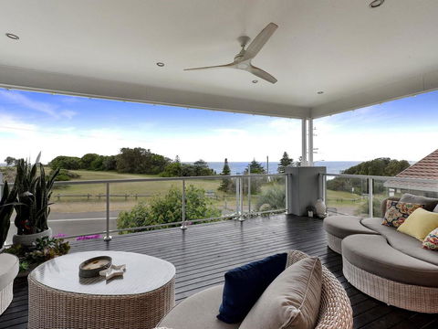 Caves Luxury Beachside Escape - Literally Across The Road From Surf Club - Sunshine Coast Tourism 0