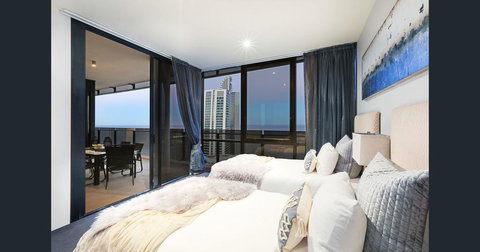 Cavill Avenue Luxury Private Apartments - Sunshine Coast Tourism 2