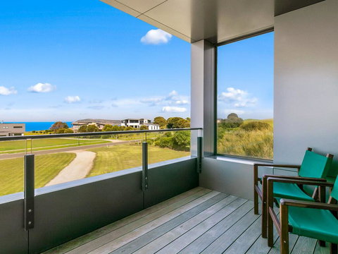 Cayley - Sunshine Coast Tourism 3