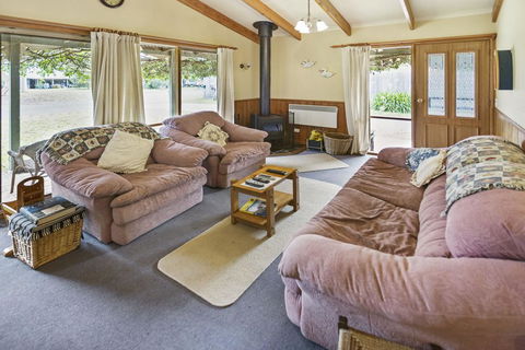 Cedar Cottage - Close To Water And Pet Friendly - Sunshine Coast Tourism 3