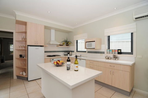 Ceespray On Owen - Sunshine Coast Tourism 1