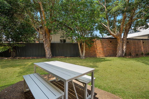 Centennial Terrace Apartments - Holiday Sunshine Coast 1