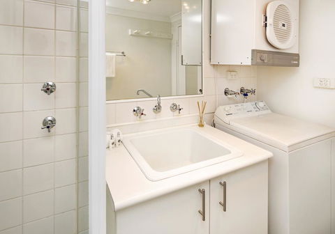 Central Abode-Modern Apartment In The Heart Of Jindabyne - Sunshine Coast Tourism 3