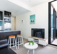 Central and Modern Apartment in Melbourne CBD - Holiday Sunshine Coast