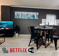 Central City Convenience - Free Parking  WiFi - Holiday Sunshine Coast