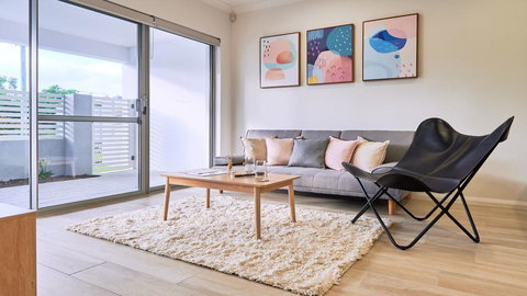 Central Garden City Apt - Mobile Hotspot & WiFi - - Sunshine Coast Tourism 1