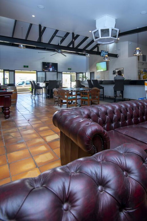 Central Motel - Sunshine Coast Tourism 3