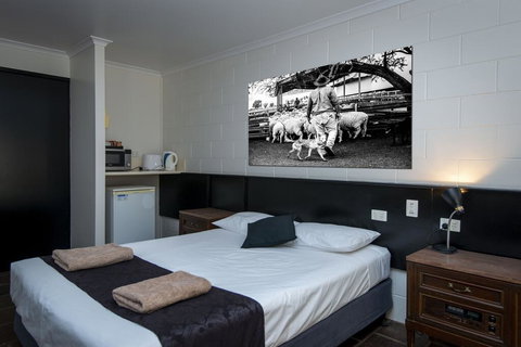 Central Motel - Sunshine Coast Tourism 2