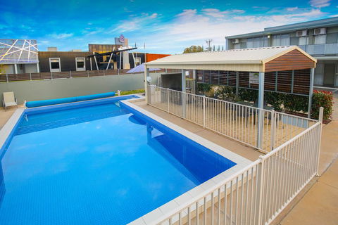 Central Motel Mildura - Sunshine Coast Tourism 1