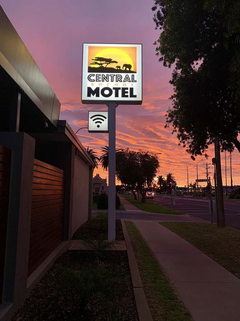 Central Motel Mildura - Sunshine Coast Tourism 3