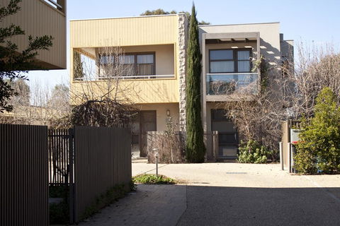 Central Shepparton Apartments - Holiday Sunshine Coast 0