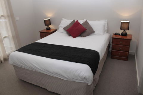 Central Shepparton Apartments - Holiday Sunshine Coast 1
