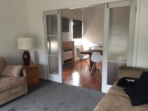 Central View - Walking Distance To Hospitals - Sunshine Coast Tourism 0