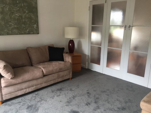 Central View - Walking Distance To Hospitals - Sunshine Coast Tourism 2