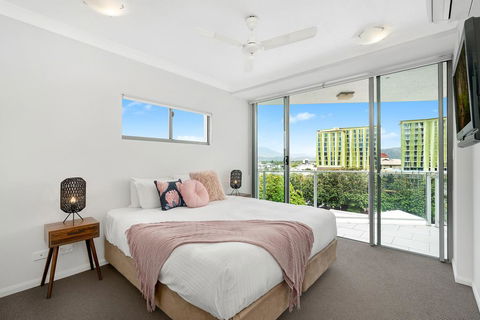 Centrepoint Apartments - Sunshine Coast Tourism 1