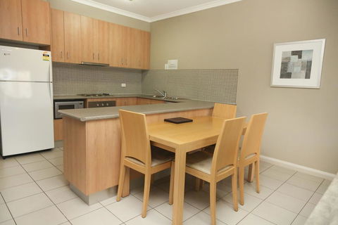 Centrepoint Apartments Griffith - Holiday Sunshine Coast 2