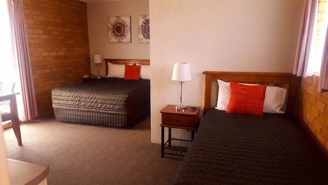 Centrepoint Motel Deniliquin - Sunshine Coast Tourism 1