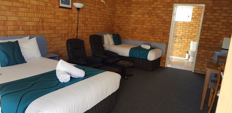 Centrepoint Motel Deniliquin - Sunshine Coast Tourism 0