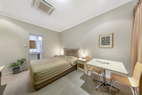 Cessnock Motel - Sunshine Coast Tourism 0