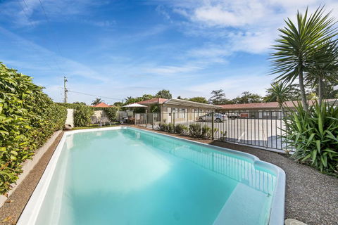 Cessnock Motel - Sunshine Coast Tourism 1