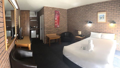 Cessnock Vintage Motor Inn - Sunshine Coast Tourism 3