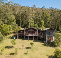 Chalet Beaumont - alluring appeal  stunning views - Holiday Sunshine Coast