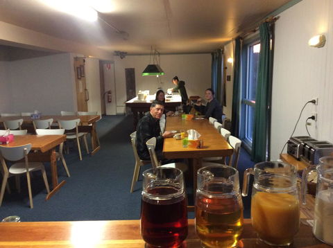 Chalet Jindabyne - Sunshine Coast Tourism 1
