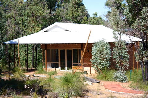 Chalets On Stoneville - Sunshine Coast Tourism 0