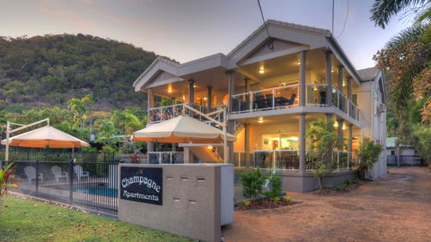 Champagne Apartment 2 - Holiday Sunshine Coast 0