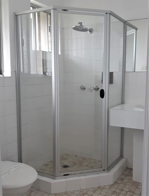 Chaparral Motel - Sunshine Coast Tourism 3
