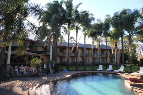Charbonnier Motor Inn - Sunshine Coast Tourism 2