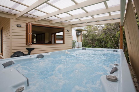 Charles Central Oasis 8 - Sunshine Coast Tourism 0