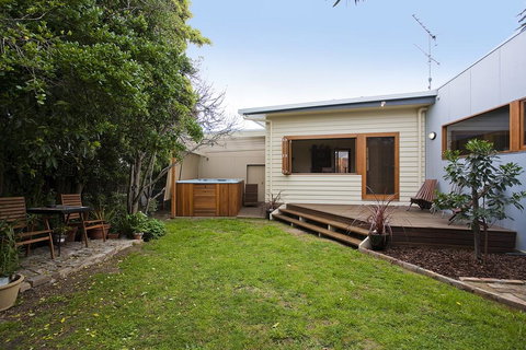 Charles Central Oasis 8 - Sunshine Coast Tourism 1