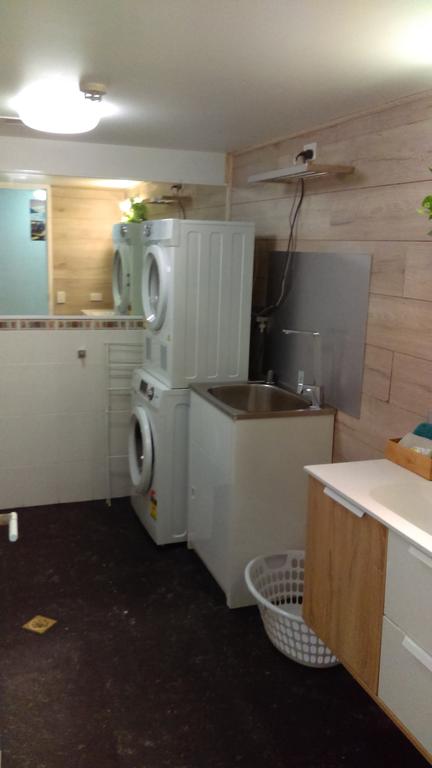 Charlton Apartments - Sunshine Coast Tourism 3