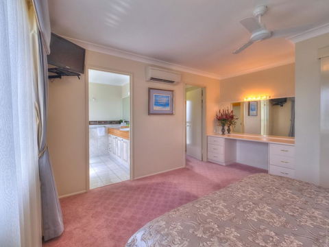 Charlton Apartments On The Esplanade - Sunshine Coast Tourism 1