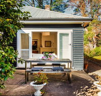 Charming Mountain Cottage - Holiday Sunshine Coast