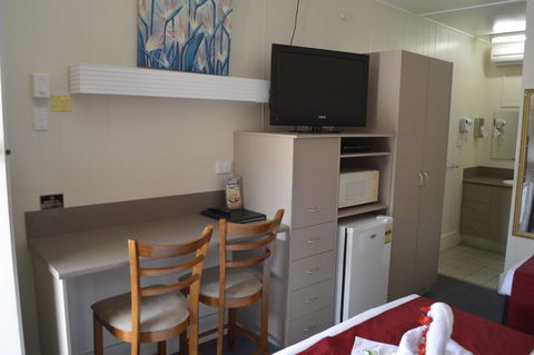 Charters Towers Motel - Holiday Sunshine Coast 3