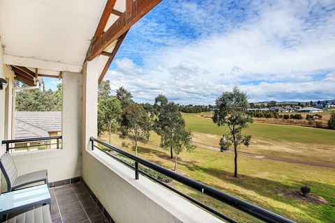 Chateau Shiraz - Holiday Sunshine Coast 0