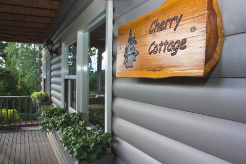 Cherry Cottage - Leura - Sunshine Coast Tourism 2