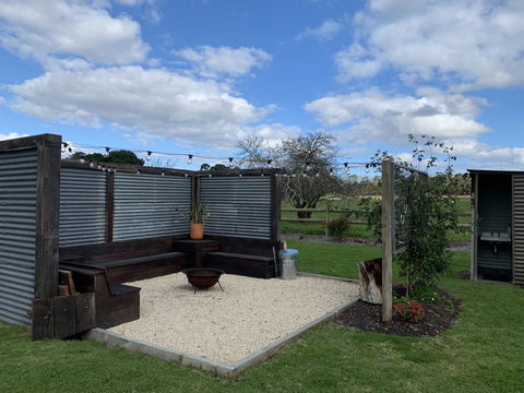 Chesterfarm And Stables - Sunshine Coast Tourism 0