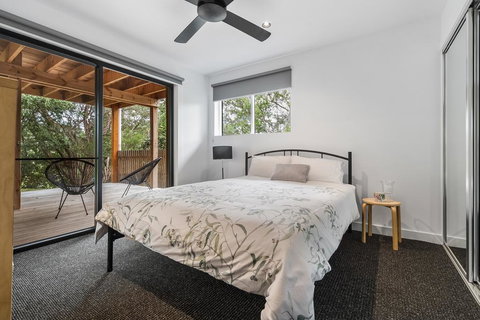 Chic Beach Studio - Sunshine Coast Tourism 3