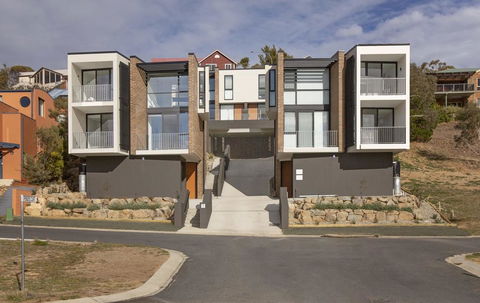 Chilam 'C' - Amazing Views With Modern Style - Sunshine Coast Tourism 0