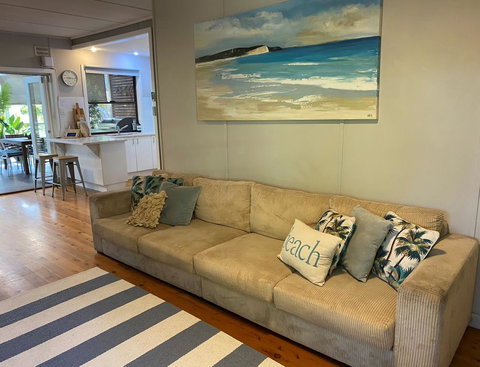 CHILL-OUT BEACH HOUSE @ FORSTER - Sunshine Coast Tourism 2