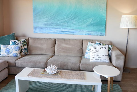 CHILL-OUT LAKESIDE @ FORSTER - Sunshine Coast Tourism 1