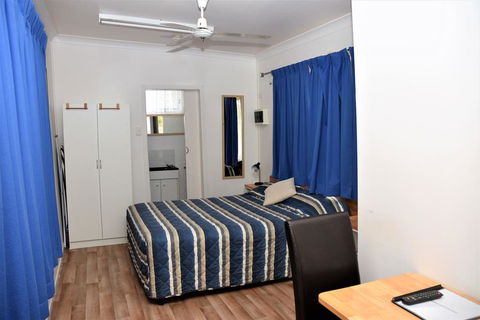 Chinchilla Motel - Holiday Sunshine Coast 2