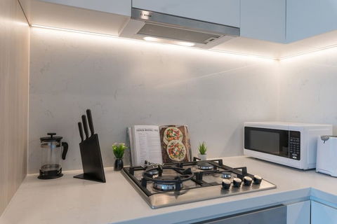 Chloe Serviced Apartment 2 Bedroom Deluxe - Sunshine Coast Tourism 3